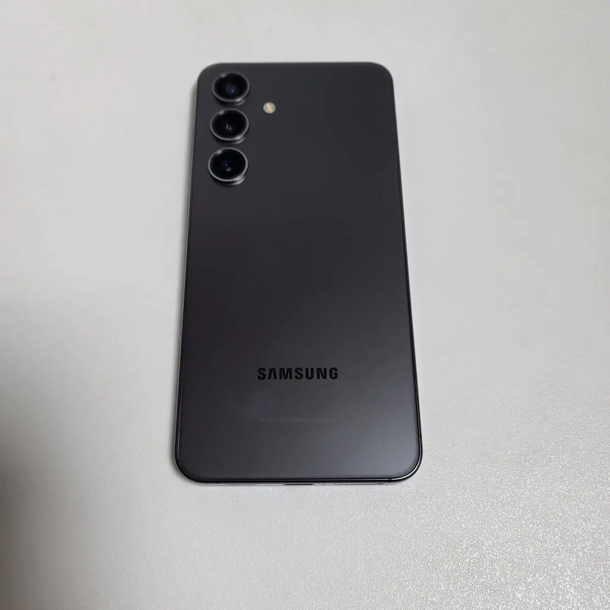 새폰같은 갤럭시 S24 블랙색상 팝니당